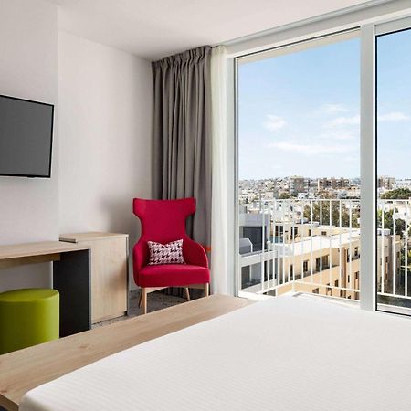 Quadro Hotel, Trademark Collection By Wyndham Saint Julian's ภายนอก รูปภาพ