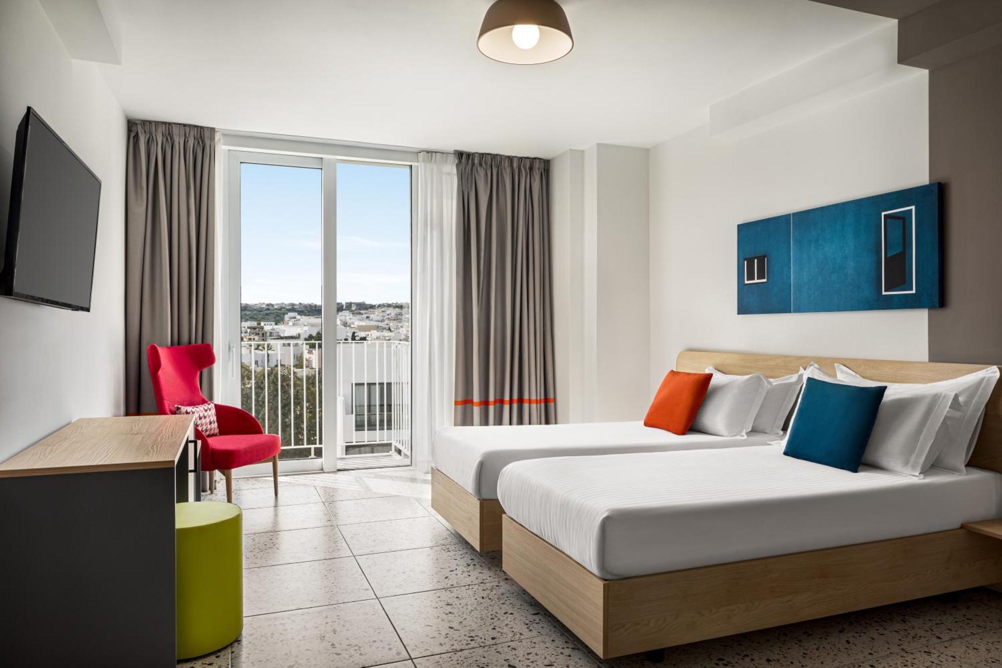 Quadro Hotel, Trademark Collection By Wyndham Saint Julian's ภายนอก รูปภาพ