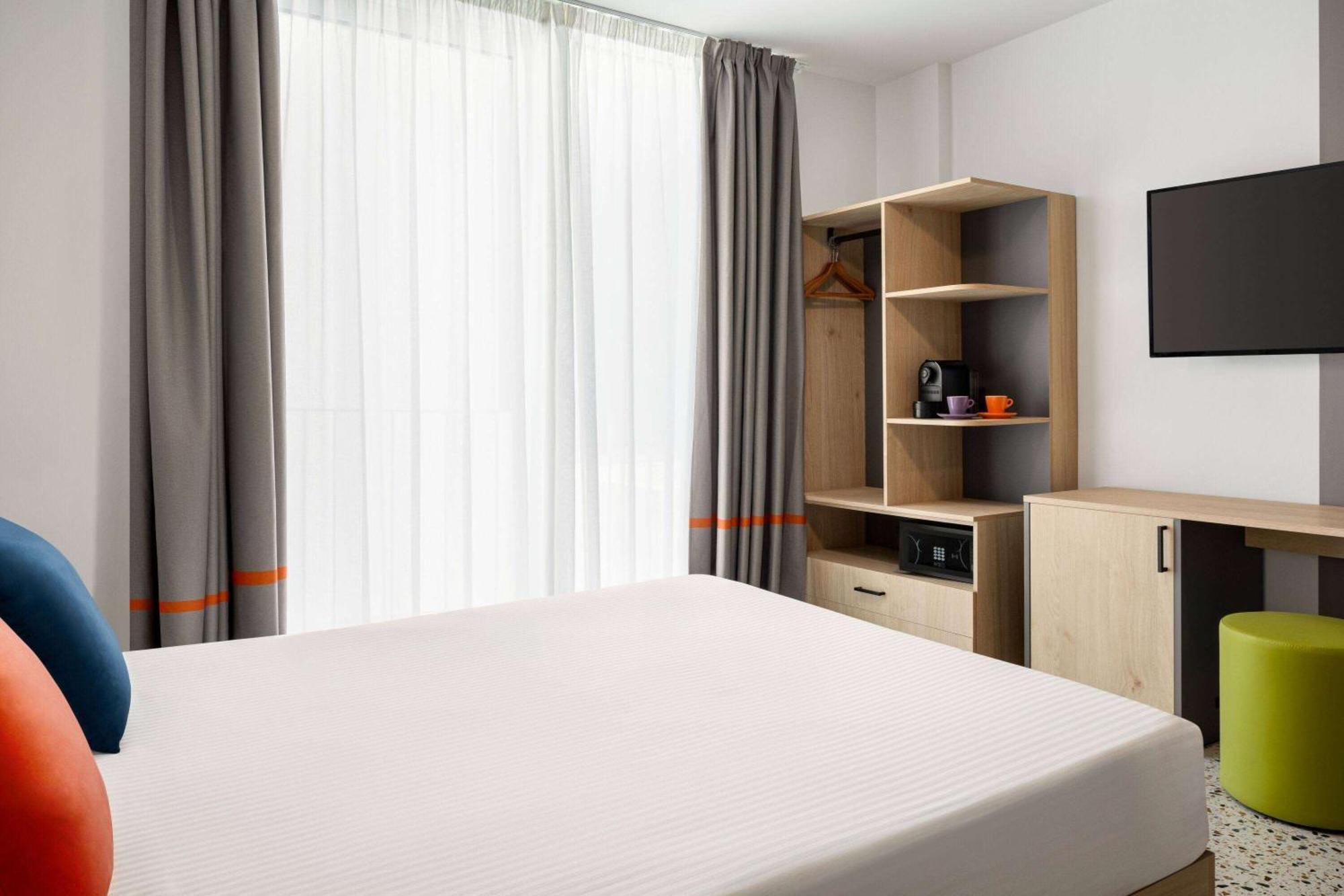Quadro Hotel, Trademark Collection By Wyndham Saint Julian's ภายนอก รูปภาพ