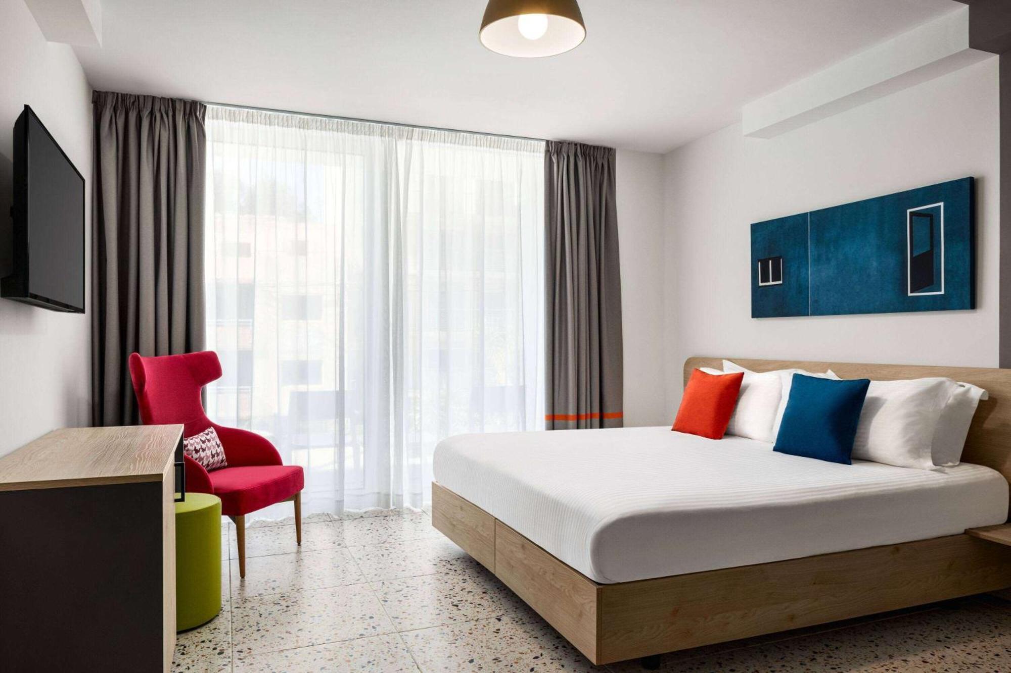 Quadro Hotel, Trademark Collection By Wyndham Saint Julian's ภายนอก รูปภาพ